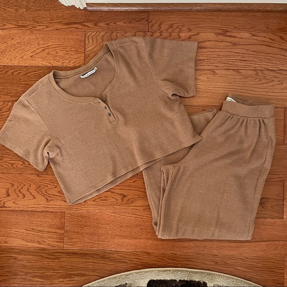 Abercrombie & Fitch Tops - Abercrombie lounge set (pants M & top S)
